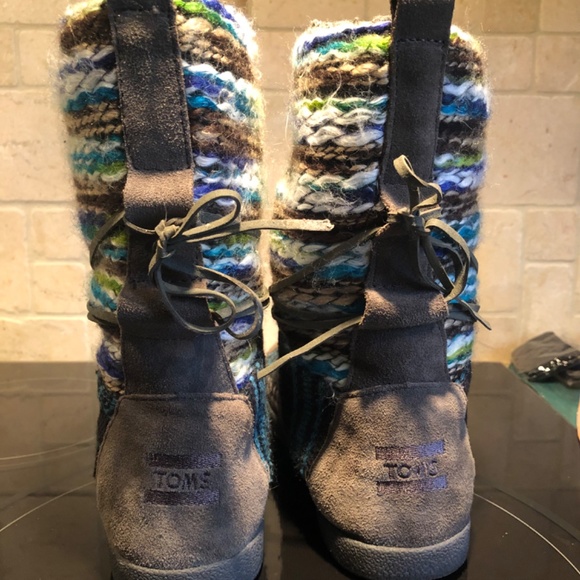 “Rare” TOMS, NEPAL suede and knit booties - Picture 3 of 8